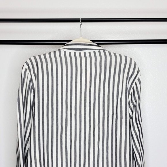 Victoria's Secret NWT Women's Gray White & Silver Pajama Shirt Size Large - Picture 9 of 11